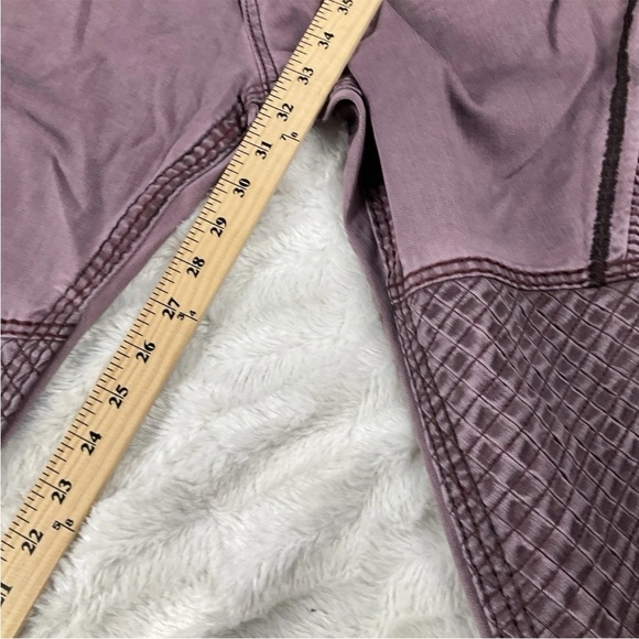 ROCK REVIVAL Moto Jeans Reid Biker Sz 40x 32 Embroidered Burgandy New With Tags - Picture 11 of 13